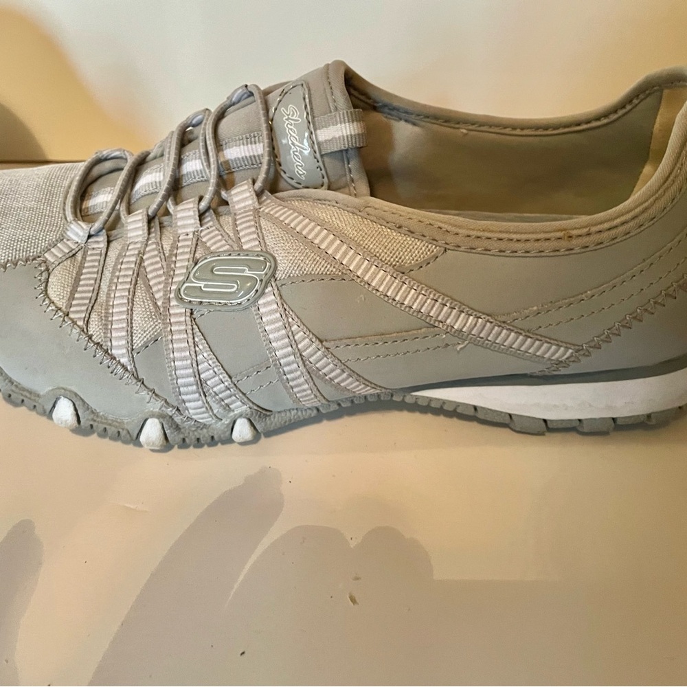 Skechers Women's grey Casual tennis Shoes